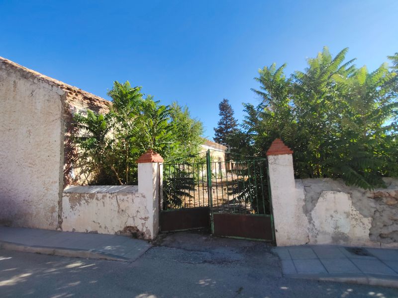 Foto 1f37e267-125d-4443-89a8-0124fd5f66cb. Chalet dans Baza