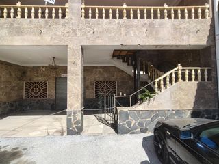 Maison  N/a. Casa con piscina