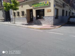 Local Comercial a Avenida de los banos 27a. Panaderia en funcionamiento
