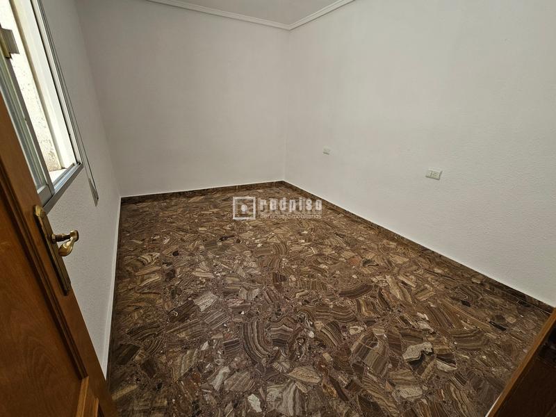 Foto 0e4a2e2d-c0b6-41e0-b992-9587f1a8a843. Piso duplex con terraza en Aldaia
