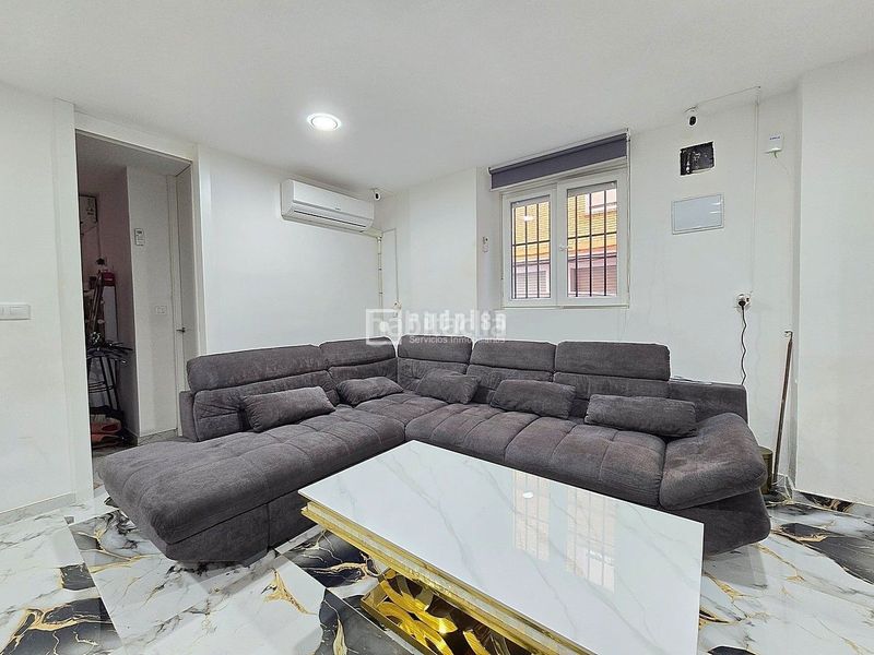 Foto 8a3daa6c-7a61-40b0-8141-216655c3c25b. Local comercial a Avenida de la Paz Xirivella