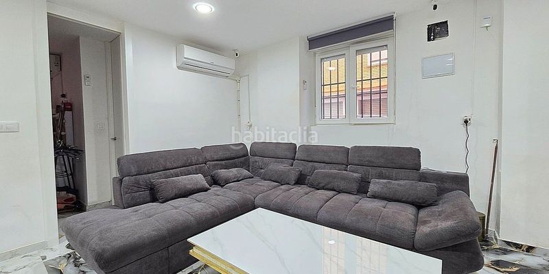 Foto bbedce3d-b828-42bb-9517-630207e1a95b. Local comercial a Avenida de la Paz Xirivella