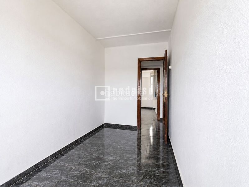 Foto b910cb2b-66cc-41fd-839f-204e0e4a4148. Pis a Centro Xirivella