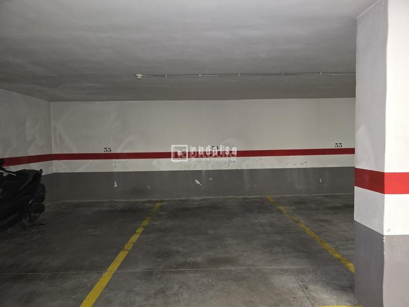 Foto acf18af6-897c-4da9-9dc6-b10fda481ac2. Aparcament cotxe a Centro Xirivella