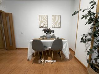 Flat in Calle de Paradinas 12
