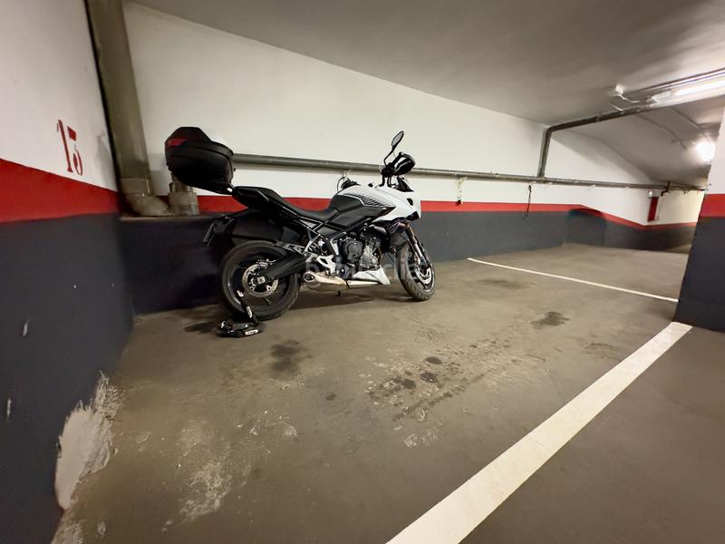 Foto f07c5b4f-0b61-4695-ab9a-8c64a445b57c. Parking coche en Guindalera Madrid