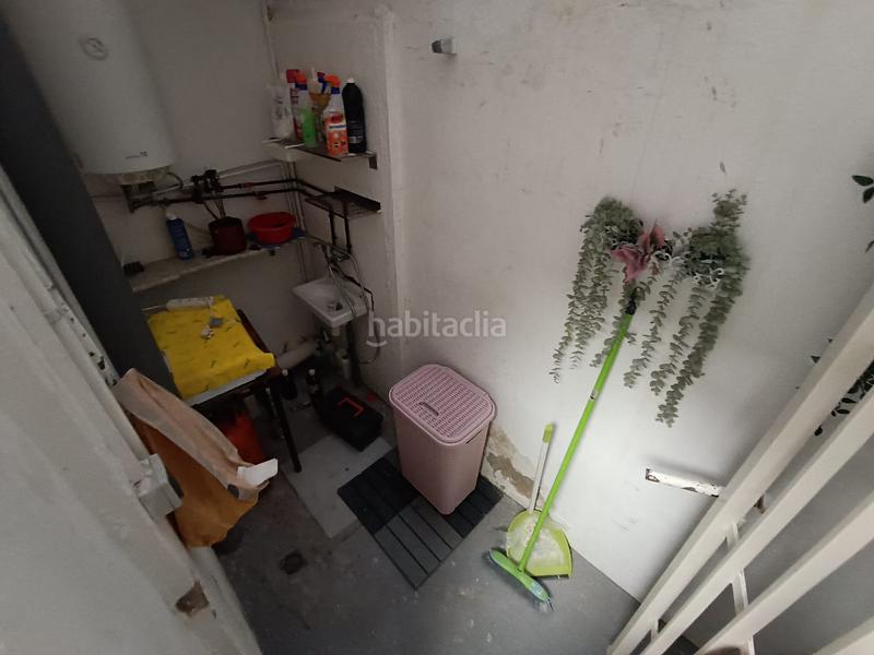 Foto 0c4cc5a7-44a6-4390-add0-bf059012fe5a. Traspàs local comercial a Pallejà