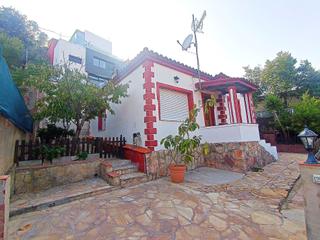 Casa  Girona. Casa a 4 vientos a 200metros de todos los servicios