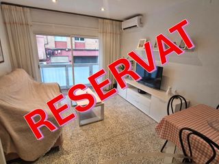 Flat  Ferran agulló. Piso con 4 habitaciones y balcón