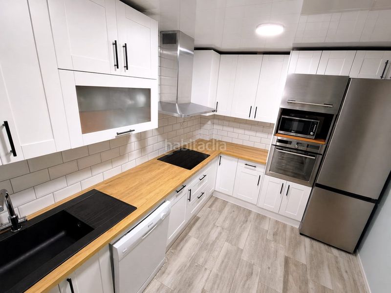 Foto 8ebfea8b-295f-45f2-8dd0-0271a31b660d. Casa adossada amb calefacció aparcament a Castellbisbal