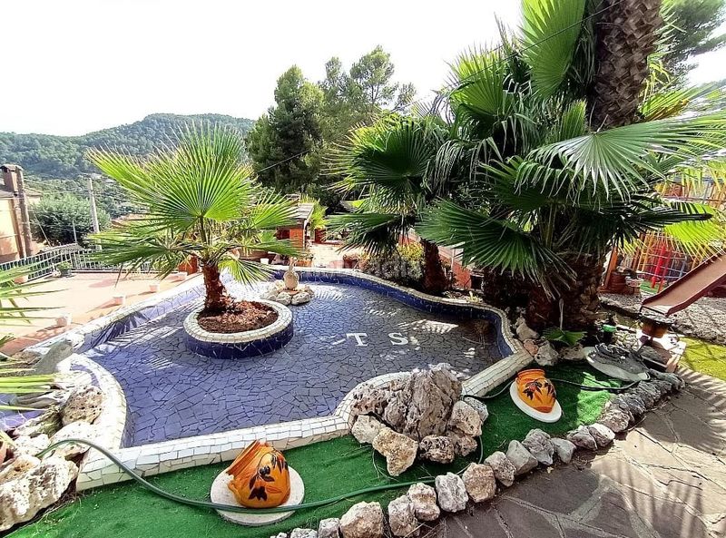 Foto 28209dcd-58fb-45bd-8fb7-686f16230957. Casa amb calefacció aparcament piscina a Torrelles de Llobregat