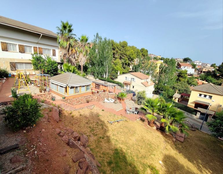 Foto 2b7ada34-c3b2-4c34-b3ec-890a3be39c6d. Casa amb calefacció aparcament piscina a Torrelles de Llobregat
