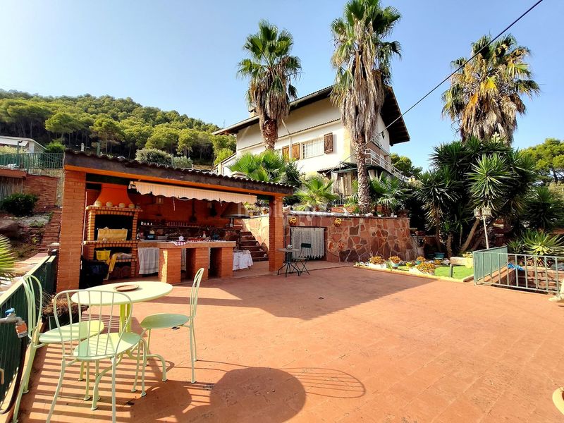 Foto 48917edd-d020-46a9-9533-465e6a74425c. Casa amb calefacció aparcament piscina a Torrelles de Llobregat