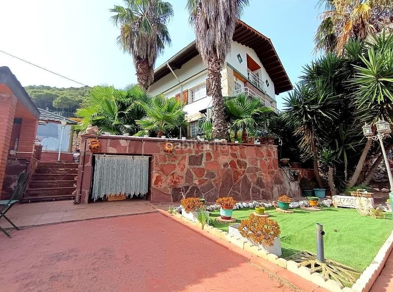 Foto 4fb70a04-c738-4ef4-a50d-f34c84a91568. Casa amb calefacció aparcament piscina a Torrelles de Llobregat