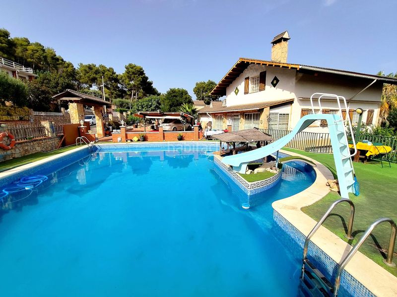 Foto 9822a5f0-d9fb-4a99-9db8-ad9063f5d985. Casa amb calefacció aparcament piscina a Torrelles de Llobregat