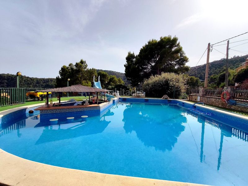 Foto e6727222-503d-472a-9206-3130d411a519. Casa amb calefacció aparcament piscina a Torrelles de Llobregat