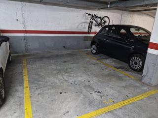 Parking coche  Mare de deu de montserrat. Sant vicen dels horts