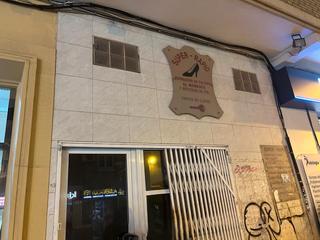Location Local commercial  Calle sierra del espartal. Bajo comercial
