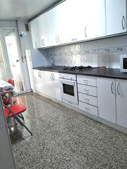 Miete Etagenwohnung  Avenida don juan de borbon. Alquiler a estudiantes