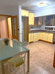 Miete Etagenwohnung  Avenida de la constitución. Alquiler a estudiantes