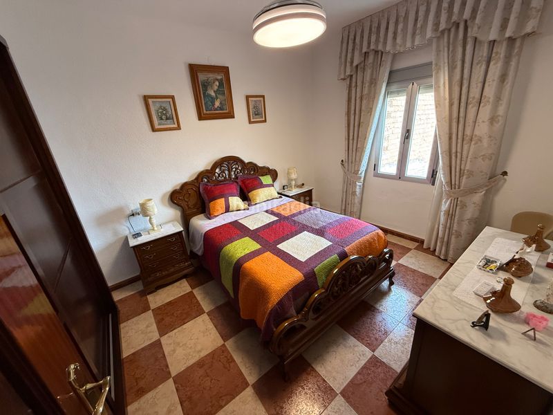 Foto d62e1c1c-1e78-436e-bbb8-c609e5f066a2. Casa adossada a Castillo de Locubín