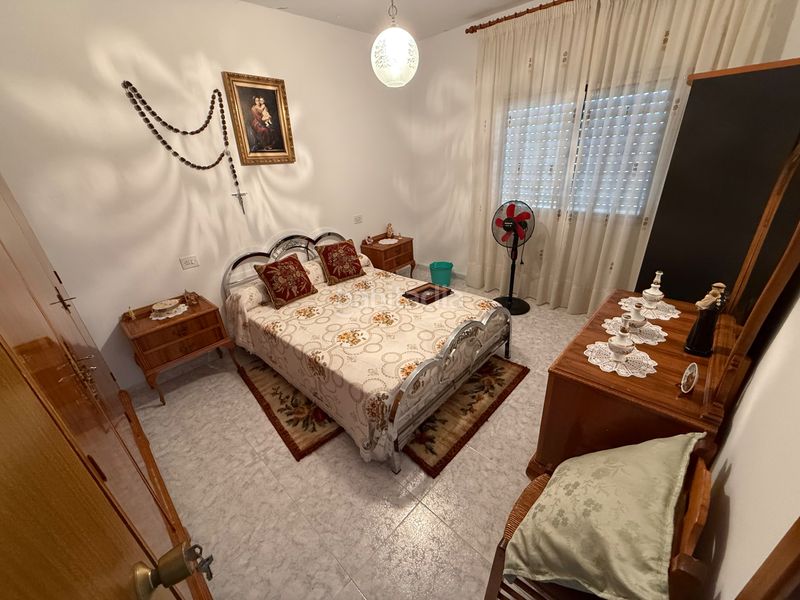 Foto ef5d2855-234a-4419-829a-3461b506f7b1. Casa adossada a Castillo de Locubín