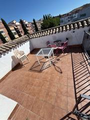 Casa  Avenida iberoamérica. Casa con garaje y terraza en la mejor zona de alcalá