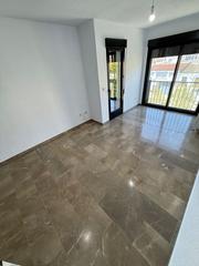 Pis  Calle la tejuela. Piso como nuevo para entrar a vivir