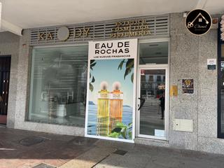 Location Local commercial à Plaza mayor 17