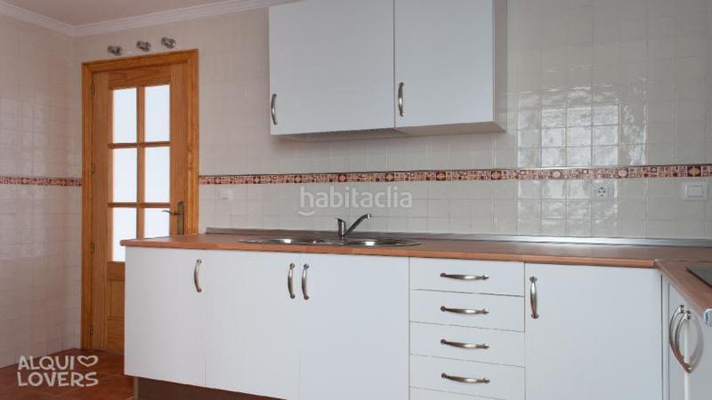 Foto a381b550-513e-4b63-bf2c-d910288cf4d7. Piso en Mondejar-Junquillos Línea de la Concepción (La)