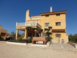 Bauernhof  Poligono. Excelente finca rústica de 3,32ha con casas de mas de 621m2 cons
