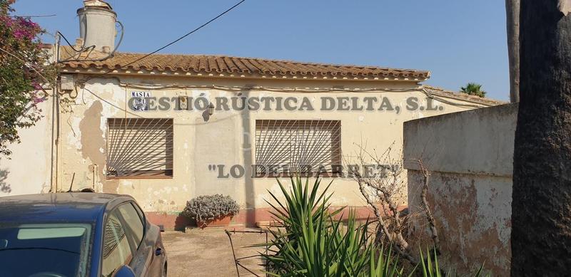 Foto 2be4ceef-d6e0-4630-b752-884384dd3be5. Masía excelente masía de 385m2 construidos en diferentes estancias con 7.699m2 de terreno. en Camarles