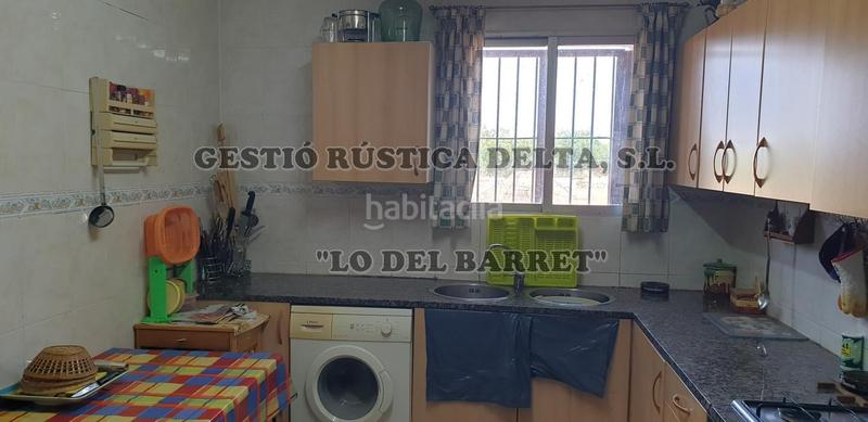 Foto 3c232cbb-a47d-4d64-892d-2a36f87d9098. Masía excelente masía de 385m2 construidos en diferentes estancias con 7.699m2 de terreno. en Camarles