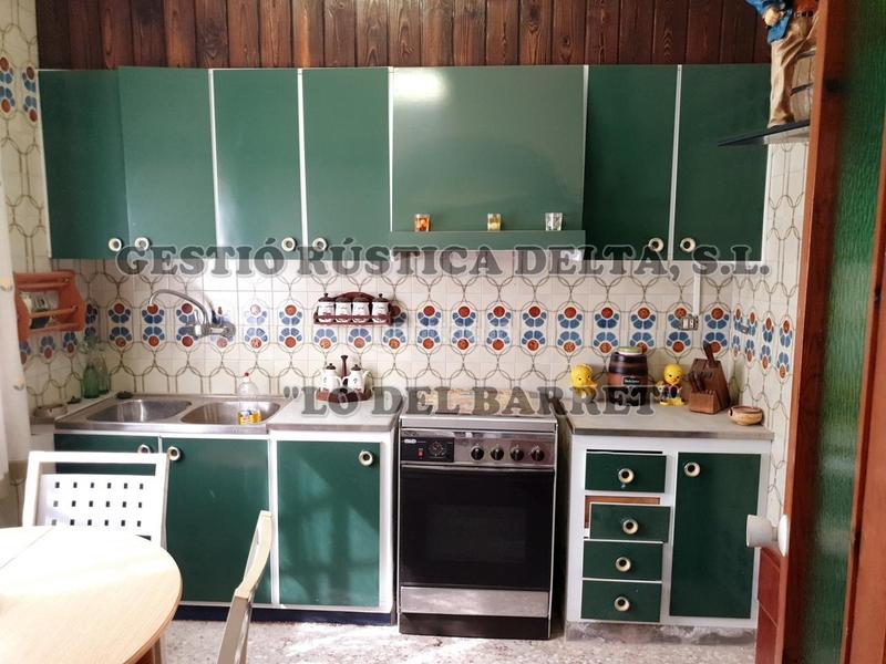 Foto d68dc3b2-ea42-4bee-a1da-0f877c1a7542. Masía excelente masía de 385m2 construidos en diferentes estancias con 7.699m2 de terreno. en Camarles
