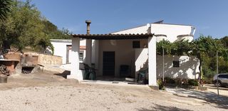 Masia  Poligono 16. R�stica con olivos y monte de 3,65ha con casa de 168m2 construid