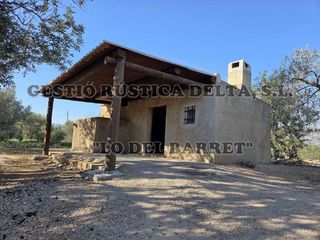 Mas�a  Poligono 81. R�stica olivos de 0,81ha con casa de campo de 43m2.