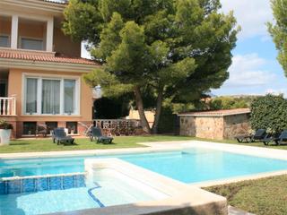 Semi detached house in Escandinavia-Cautivador. Gran villa mediterraacutenea en ventadescubre esta espectacular