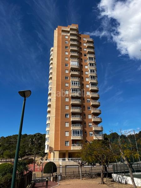 Foto 8d398b5a-d33e-42c3-88e0-5476998e786e. Lloguer apartament amb calefacció aparcament piscina a Benidorm