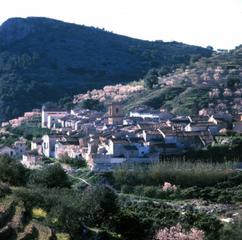 Casa a Bolulla. Casa de pueblo situada en bolulla,ampnbspen el valle de taacuter
