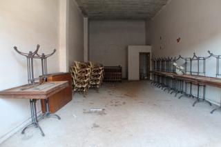 Business premise in Cala Finestrat. Un local comercial de 140m2 a pie de calle y otros 65m2 en la pl
