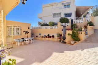 Casa a Sierra Helada. Vivienda unifamiliar con apartamento de invitados separado de la