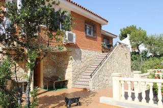 Casa a Foietes. Esta fantaacutestico propiedad, compuesta por 2 chalets, cada un