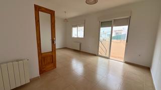 Casa a Polop. Chalet adosado en venta en urbanizacioacuten cerrada, cerca del