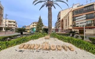 Appartement à Pueblo-Ubanizaciones. Apartamento ceacutentrico con gran potencial en venta en alfaz d
