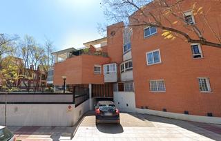 Appartement en Calle manuel azaa 5. Oportunidad de inversin!