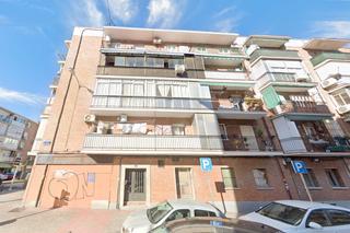 Piso en Calle de aceuchal 14. Oportunidad de inversión!