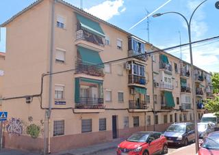Pis a Calle de albares de la ribera 30. Oportunidad de inversión!