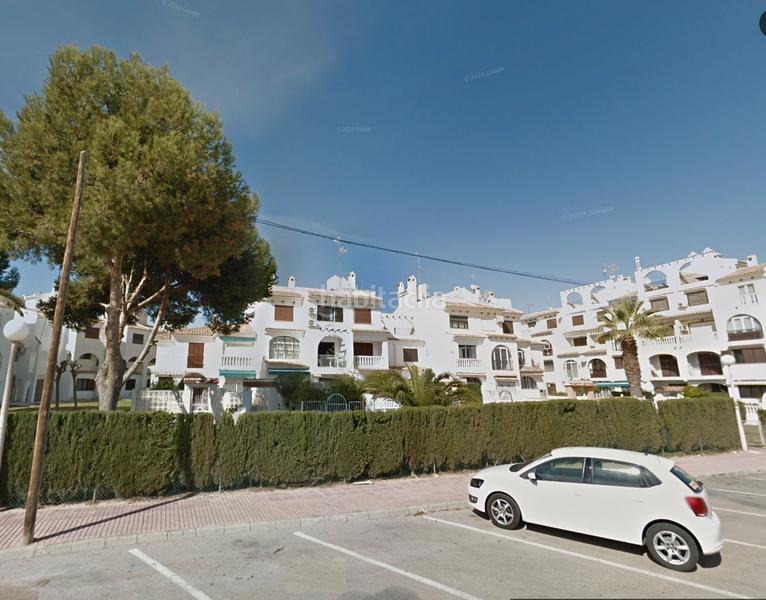 Foto 8dd09c8b-183b-4138-98c7-f785268585b0. Pis a urbanización calas blancas 3 a nueva Torrevieja Torrevieja