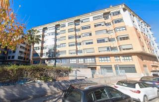 Pis  Carrer comtes de barcelona 9. Oportunidad de inversión!