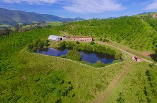 House  Treceño-sierra. Finca de 23 ha con casa de piedra